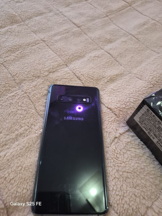 Samsung  Galaxy S 10