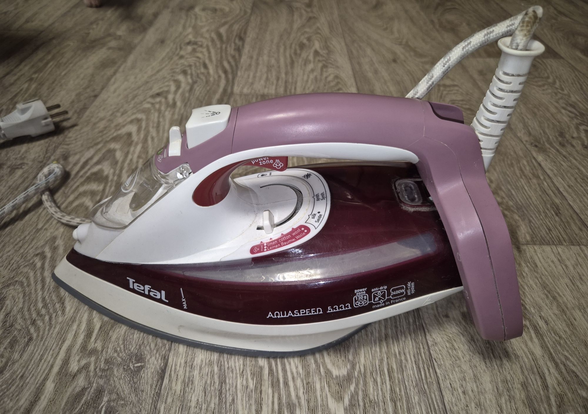 Продам  утюг Tefal
