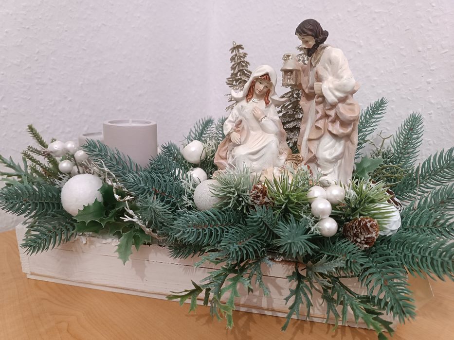 Stroik kompozycja świąteczna ze Świętą Rodziną duży podświetlany