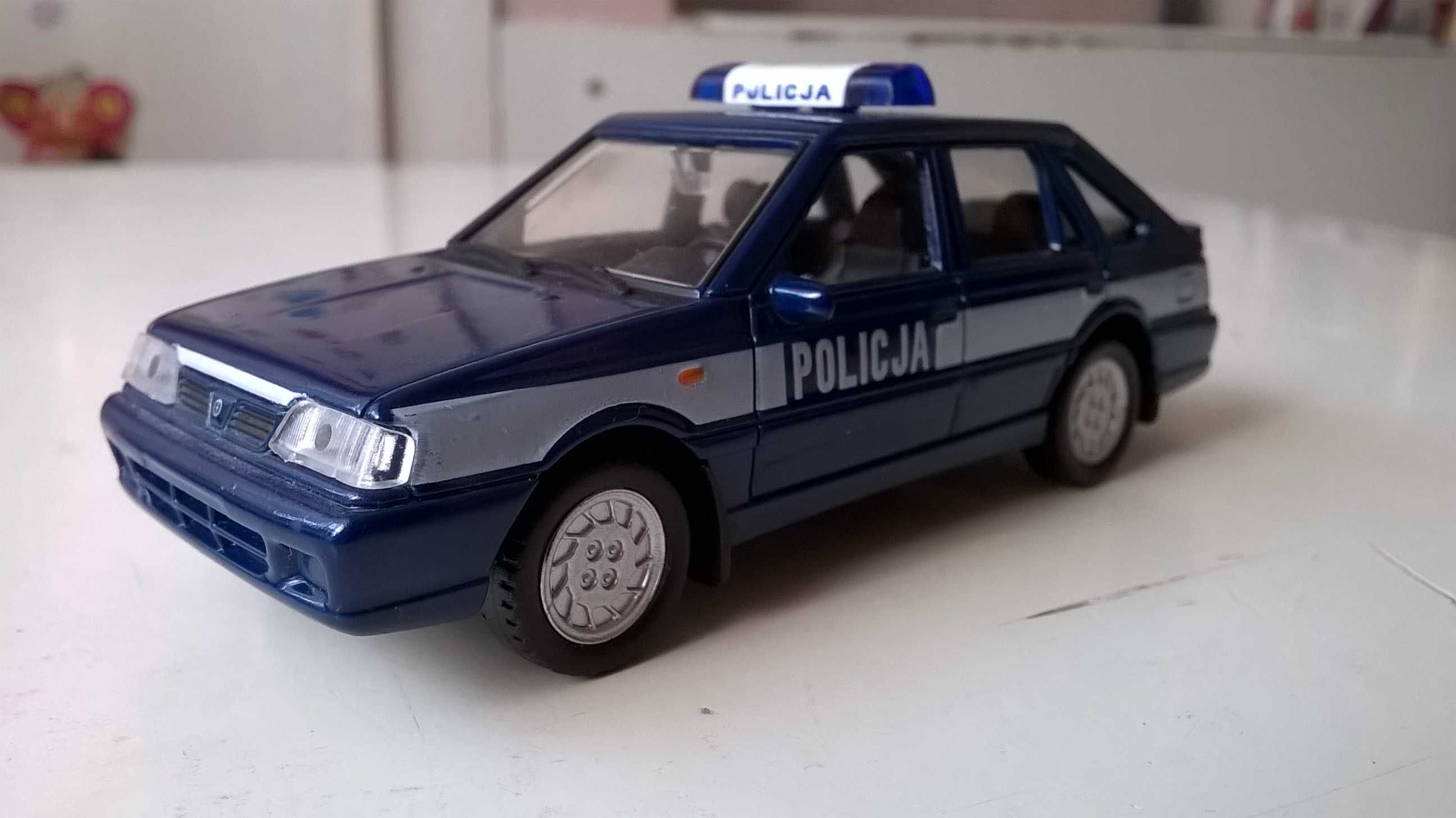 POLONEZ Caro Plus - konwersja POLICJA; skala 1:64; model metal-plastik