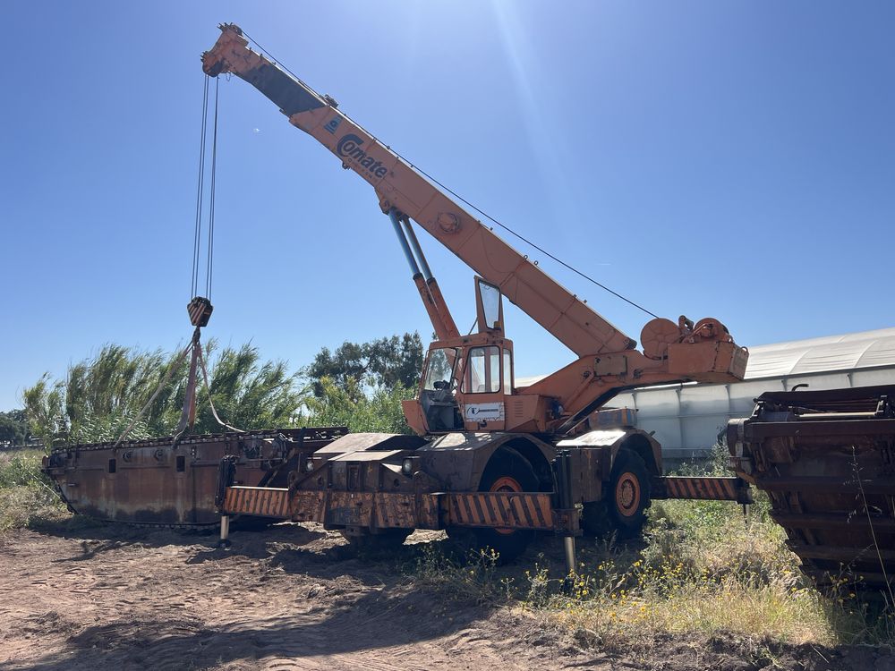 Grua Grove RT65S todo o terreno de 35 toneladas