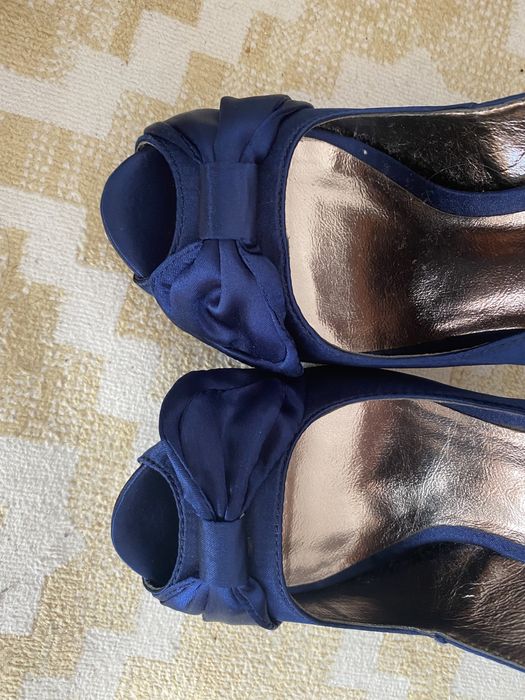 Sapato azul como novo