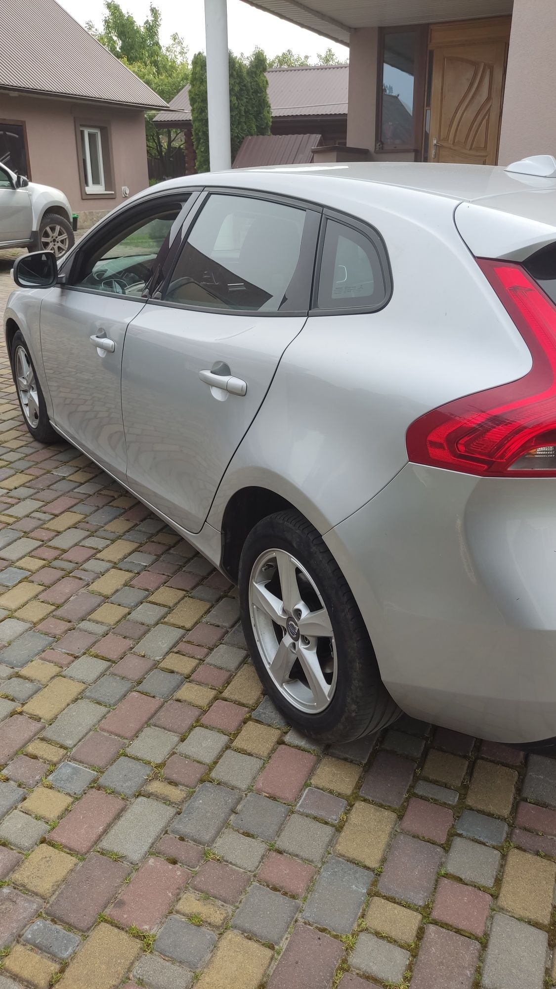 Volvo v40 1.6д 6ступка