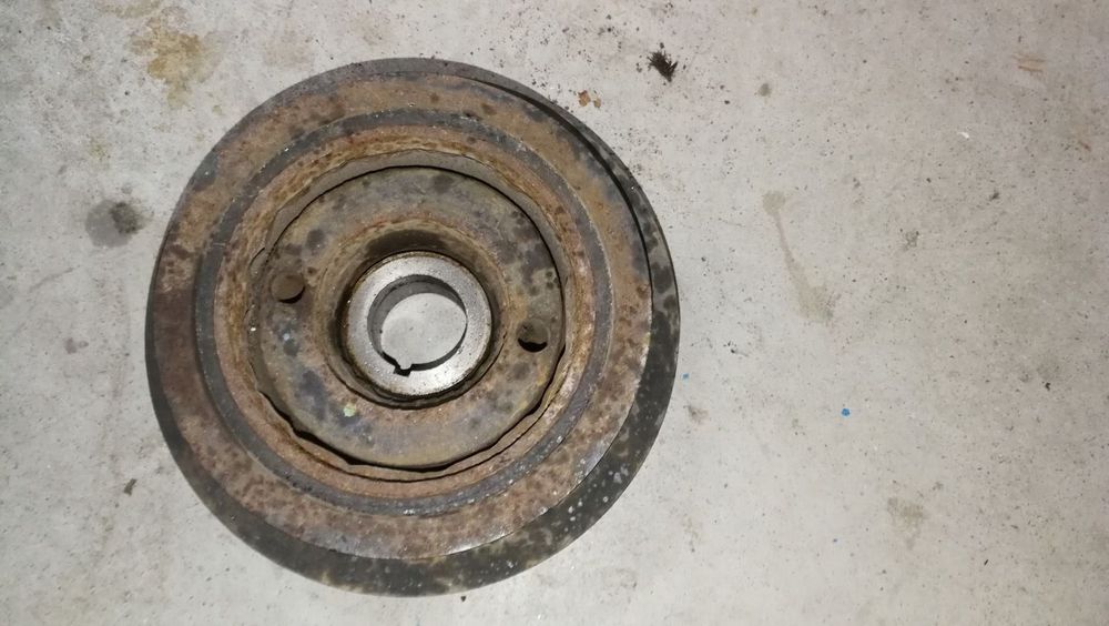 Koło pasowe wału 2.0 d4d 1cd Toyota Corolla e12 02-04