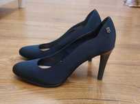 Piękne czółenka Tommy Hilfinger, r 39, granatowe buty szpilki jak nowe