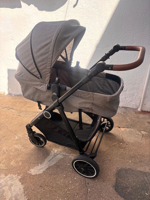 Carrinho de bebé em ótimo estado!