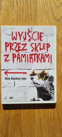 Wyjście przez sklep z pamiątkamy DVD Banksy