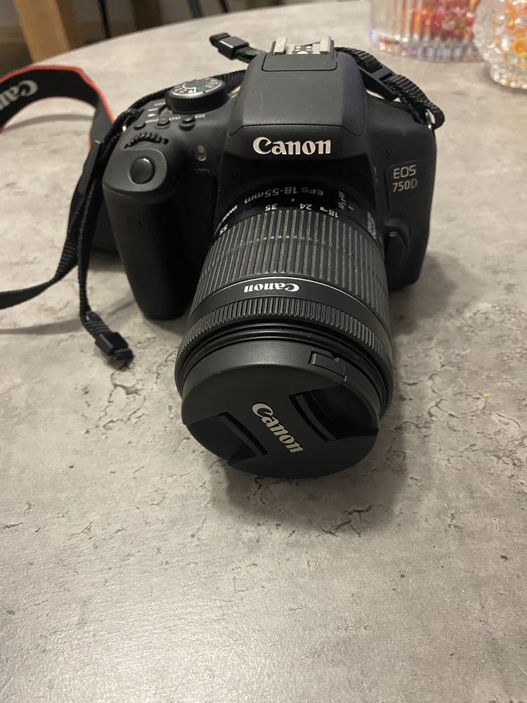 Canon lustrzanka EOS 750D + oryginy pokrowiec