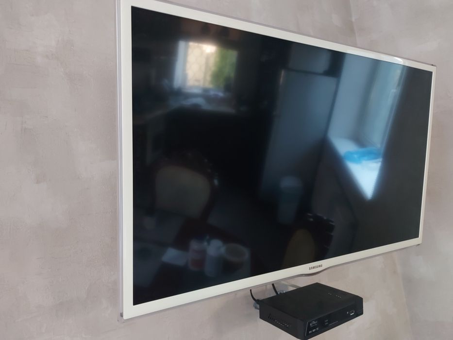 Телевизор самсунг 32 /Smart TV/ Full HD 1080p + очки 3Д