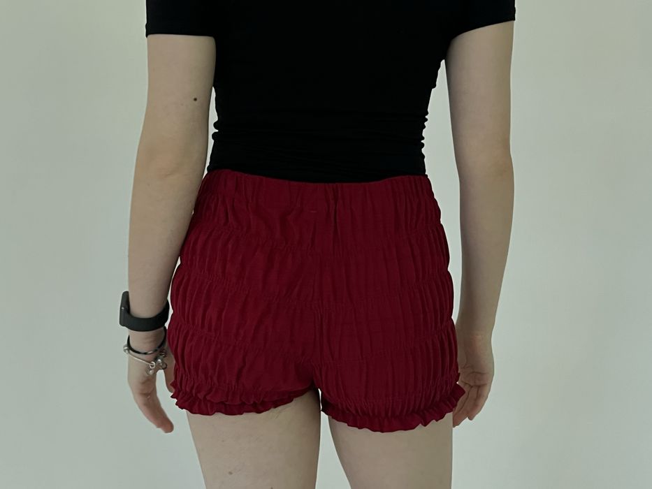 Шорти червоні жіночі