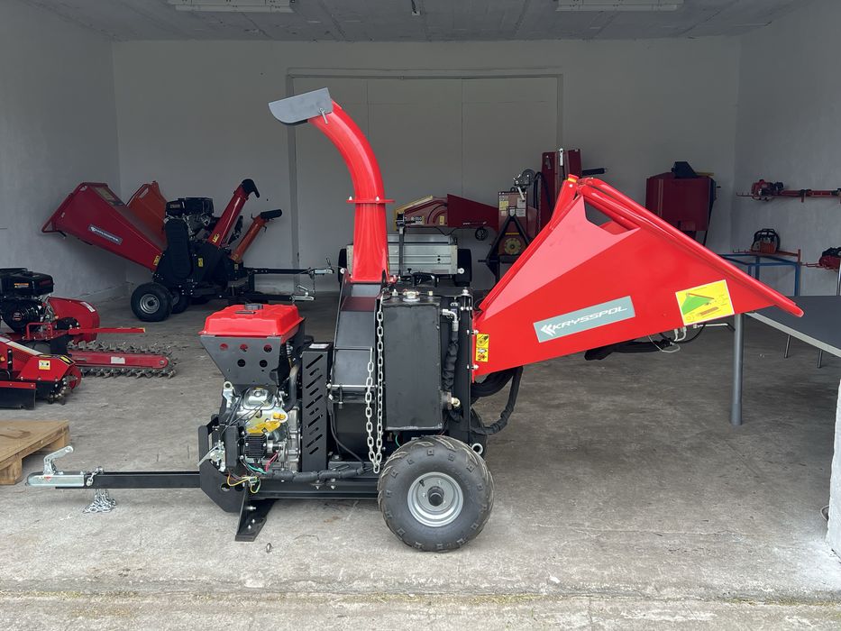 Rębak do gałęzi hydrauliczne podawanie - WYNAJEM - [PAW-REMB]