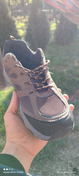 Чоловічі кросівки 44