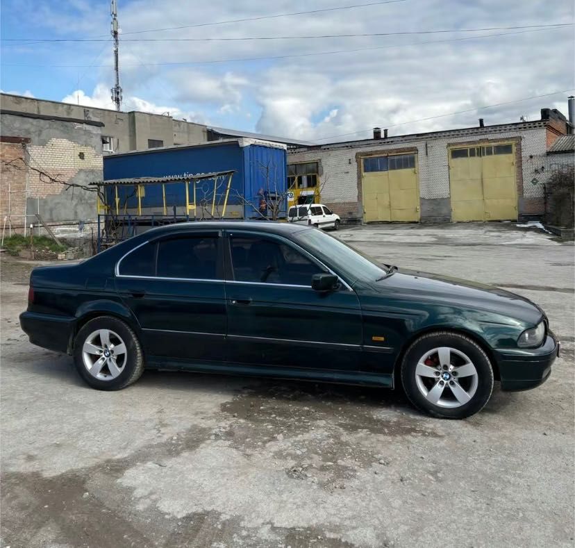 Продам свій автомобіль БМВ Е39