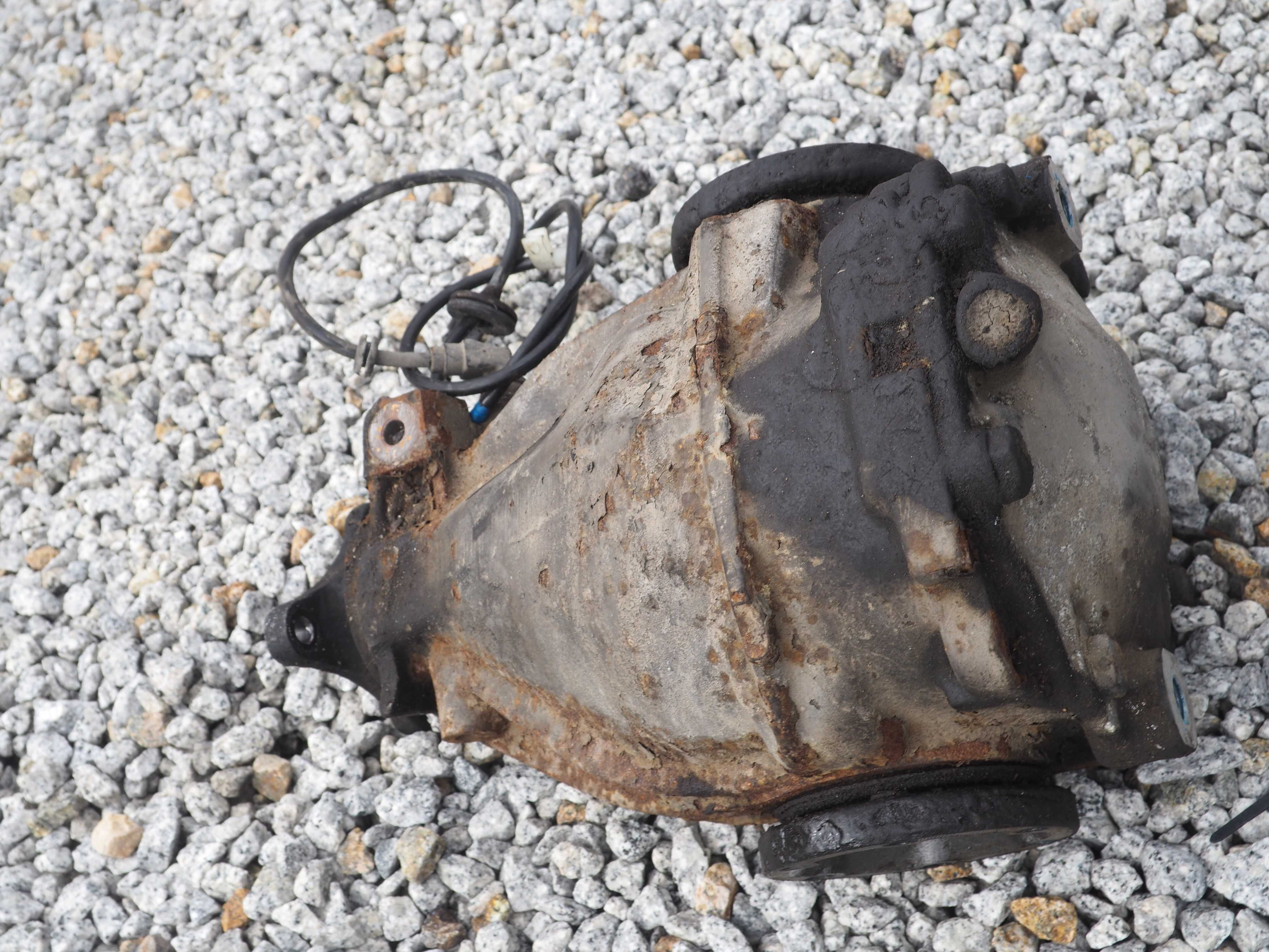Most dyfer mercedes W124 z ABS 3,27