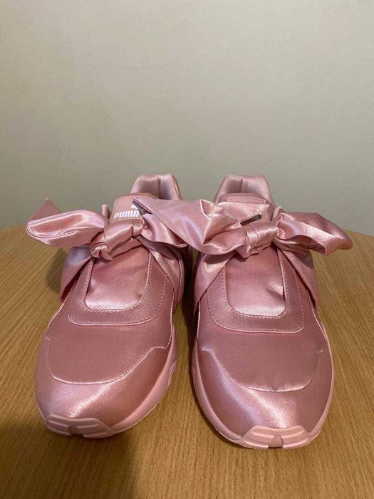 Рожеві кросівки Puma р 39 нові