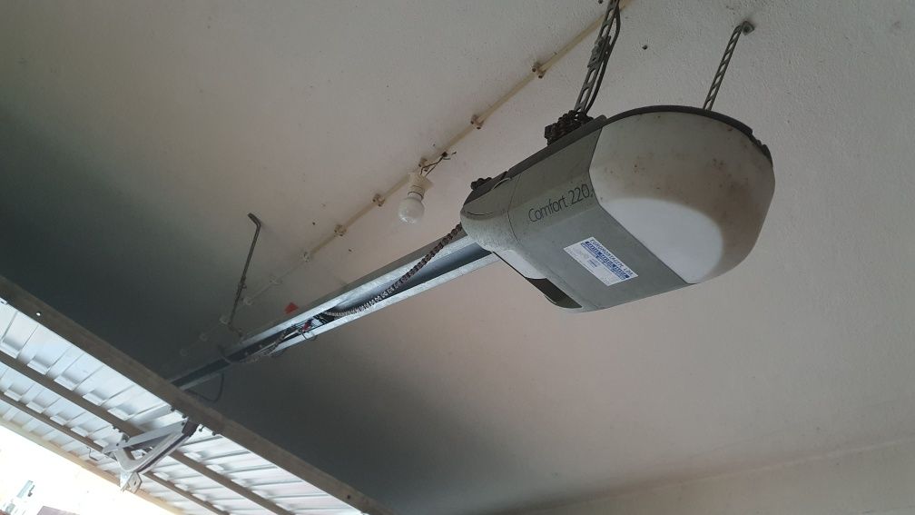 Portão automático de garagem - 290x220