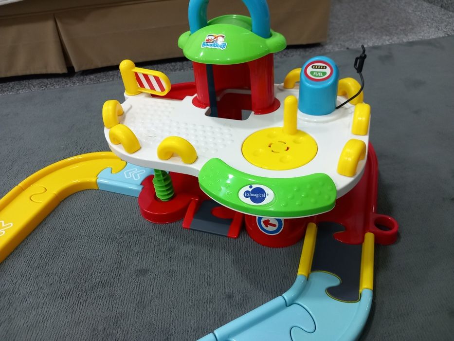 Beep beep imaginarium, garagem, estação de serviço, parque