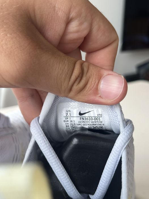 Białe buty nike air max 270