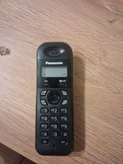 Panasonic telefon stacjonarny.