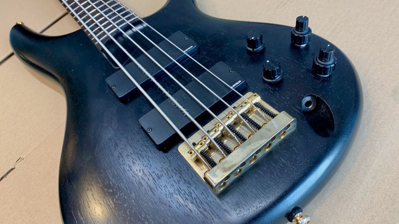 IBANEZ K5 Fieldy Signature – Korea 2006 – Złoty upgrade + Hipshot USA