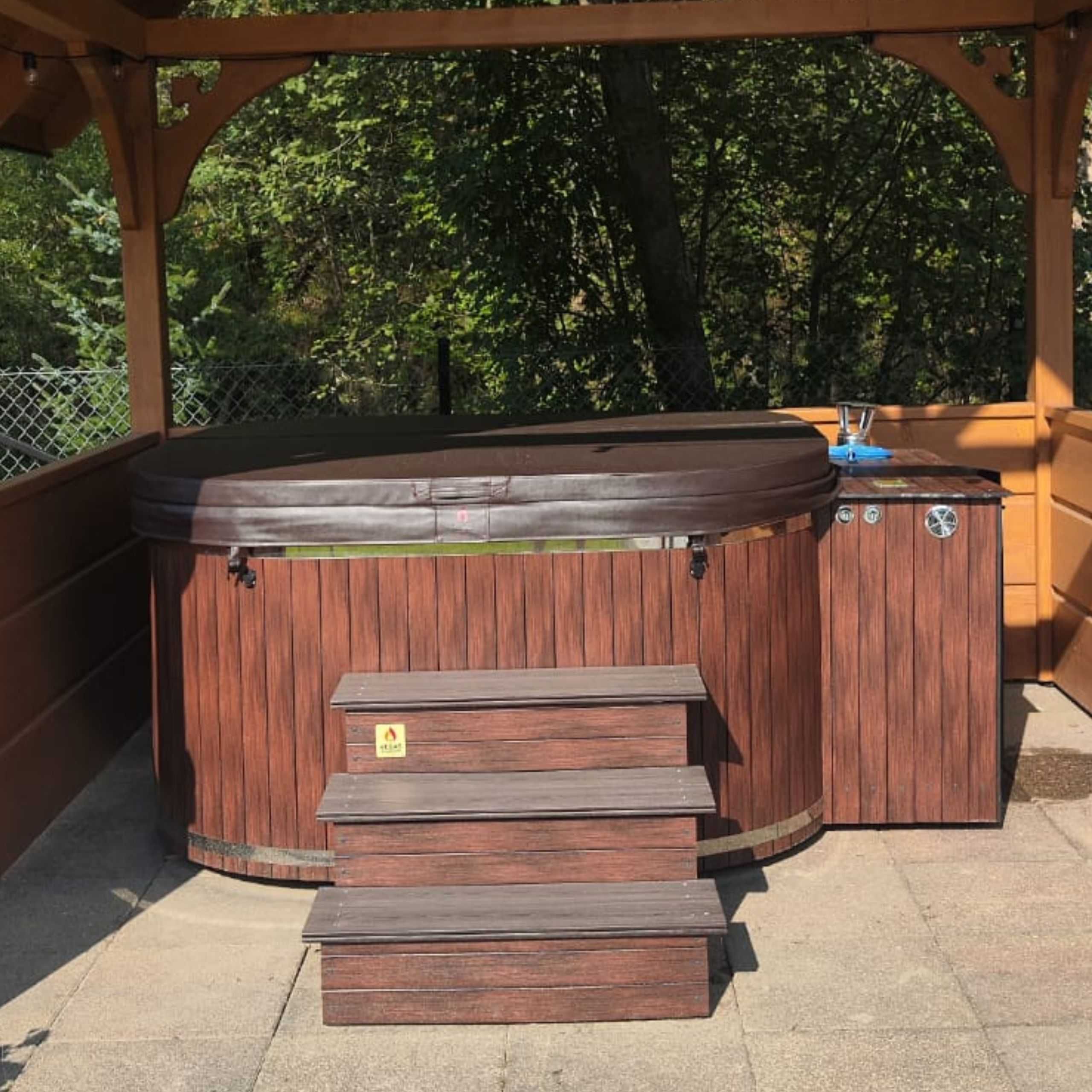 Balia Ogrodowa Jacuzzi z Ogrzewaniem GAZOWYM AKRYLOWA Kwadratowa