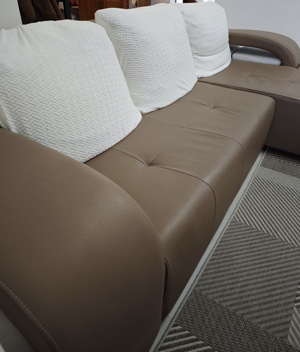 Sofá com Chaise Longue – Confortável e em bom estado!