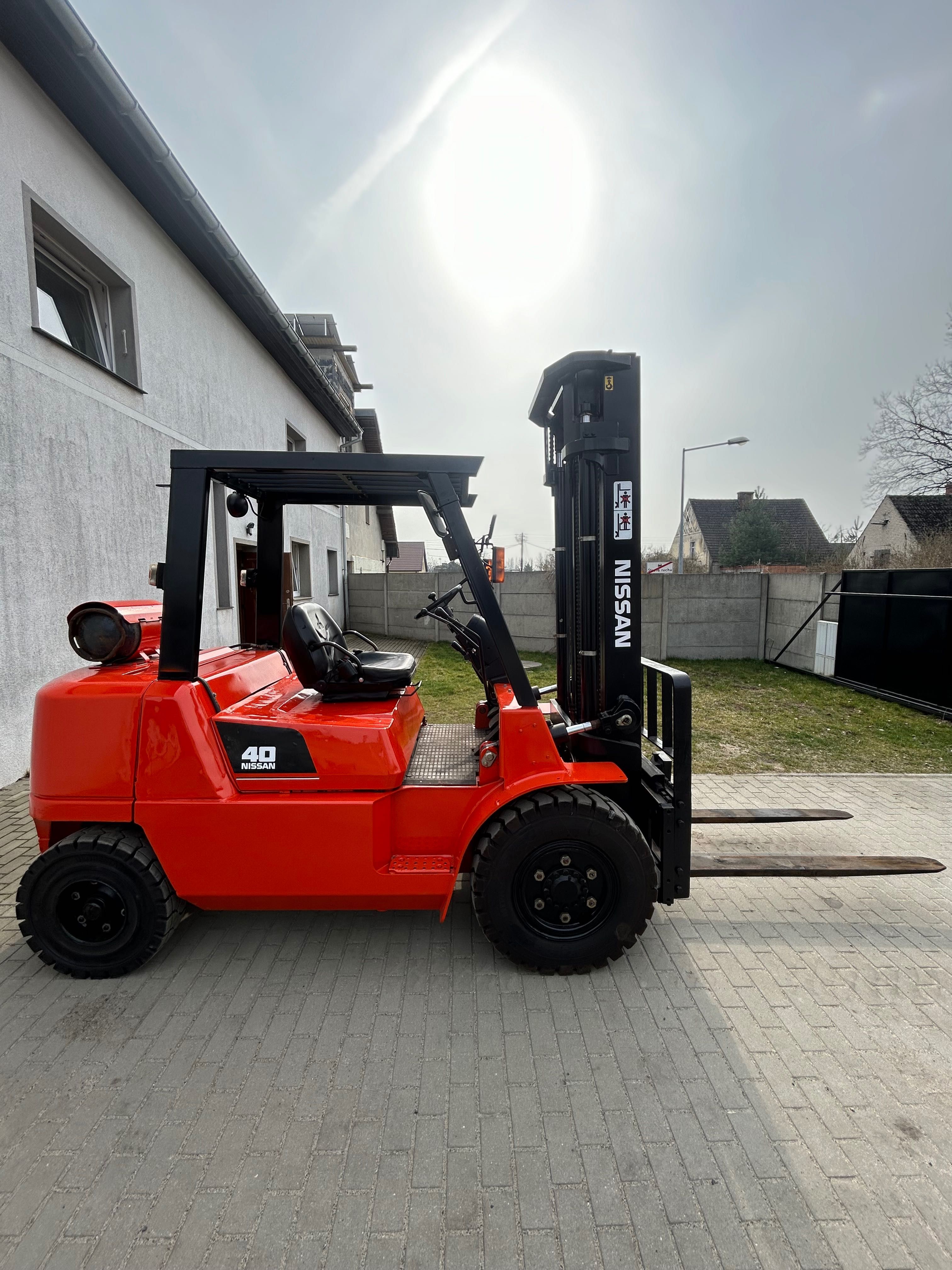 Szprzedam wózek widłowy Nissan 40