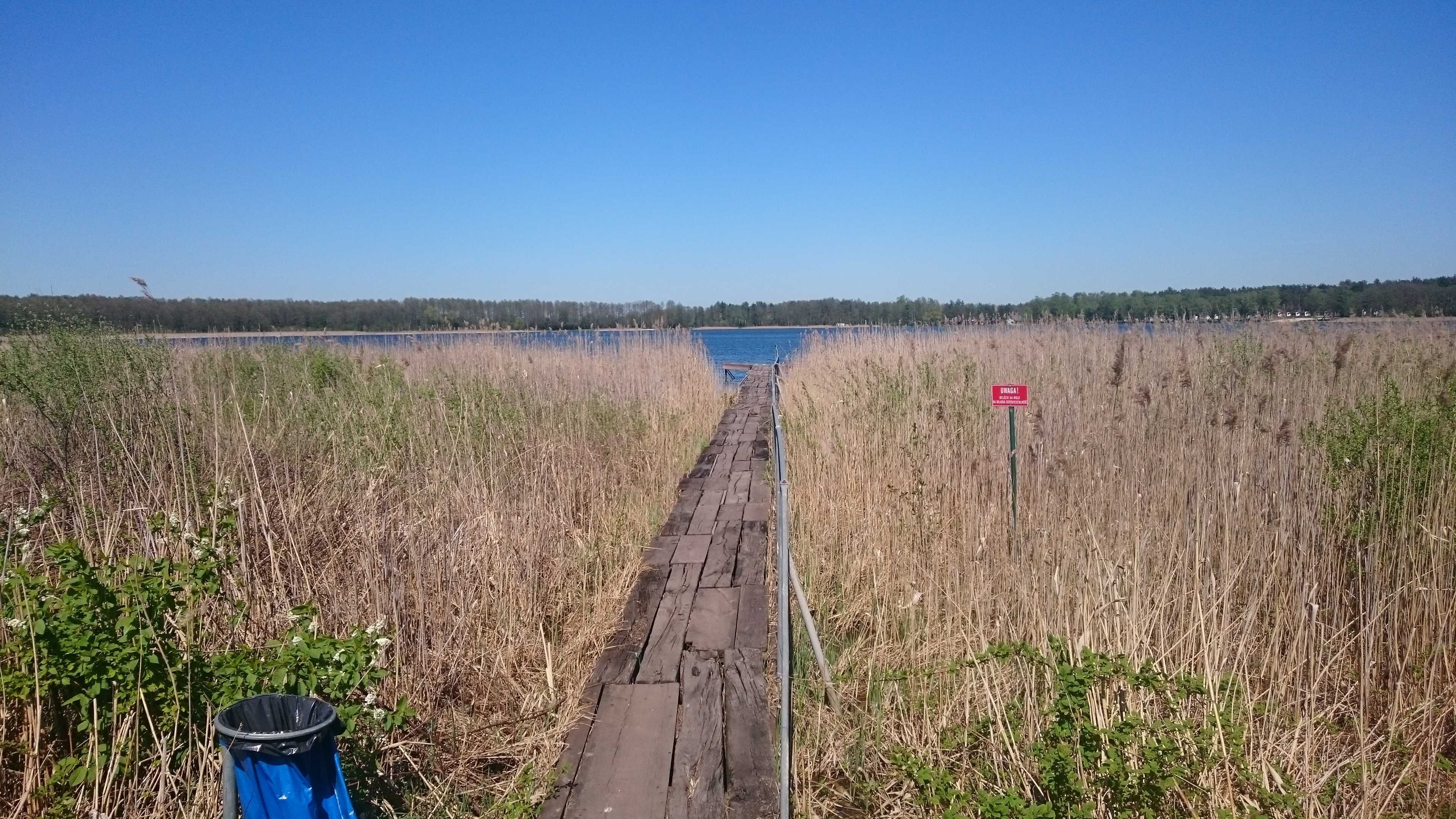 domek nad jeziorem