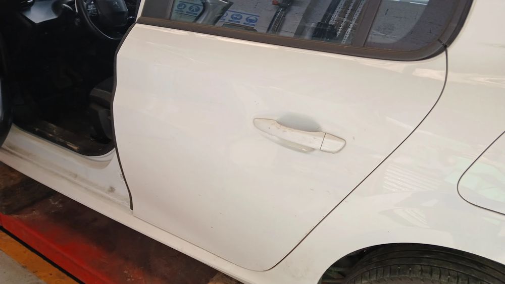 Porta trás esquerda PEUGEOT 208 II