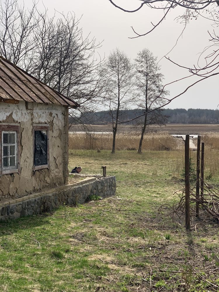 Дачу біля водосховища