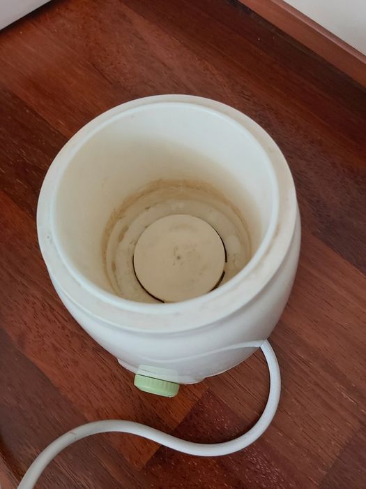 Podgrzewacz do butelek i pokarmu