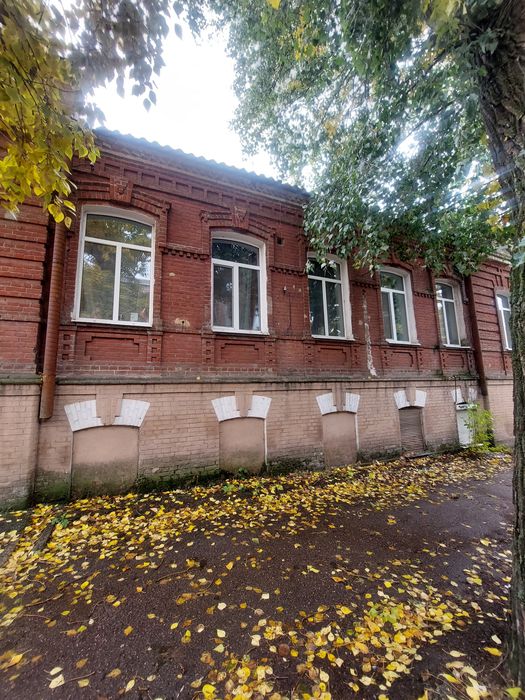 Продам житлове приміщення в Центрі під комерцію