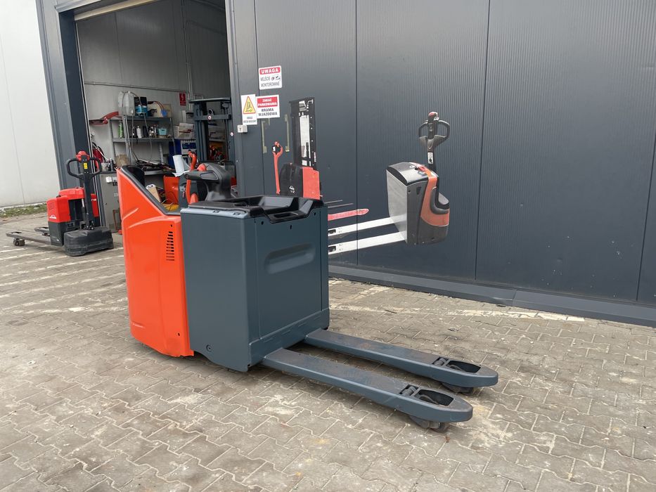 Paleciak elektryczny Linde T 20 Sp Rydwan 2000 kg
