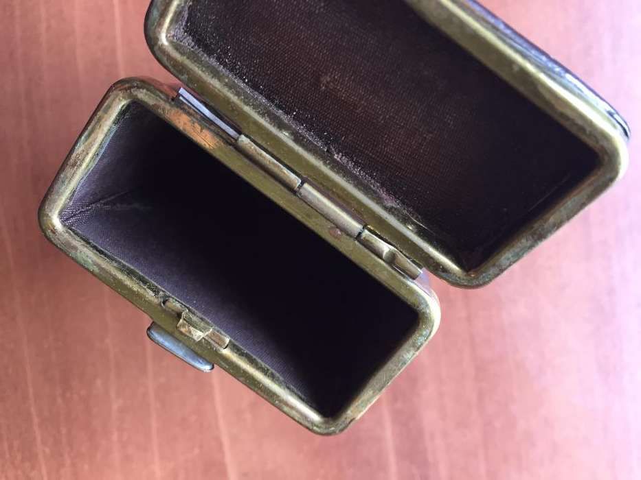 Cigarreira em pele castanha e dourada