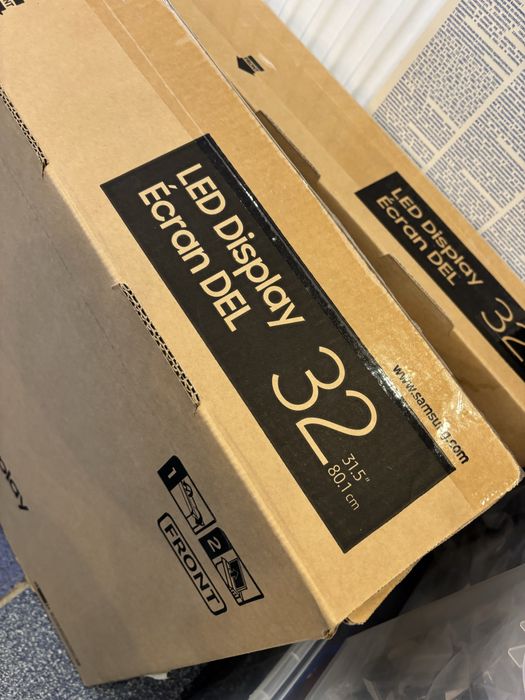 Samsung QM32R-B Monitor Profesjonalny 32"