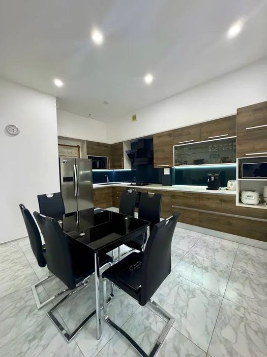 Продаж! 3к квартира вул. Ірпінська  р-н Підстанції Гагаріна Гараж