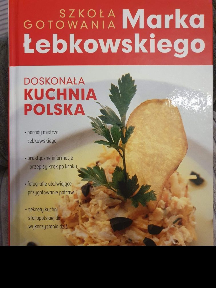 Książka kucharska Marka Łebkowskiego " Doskonała kuchnia polska"