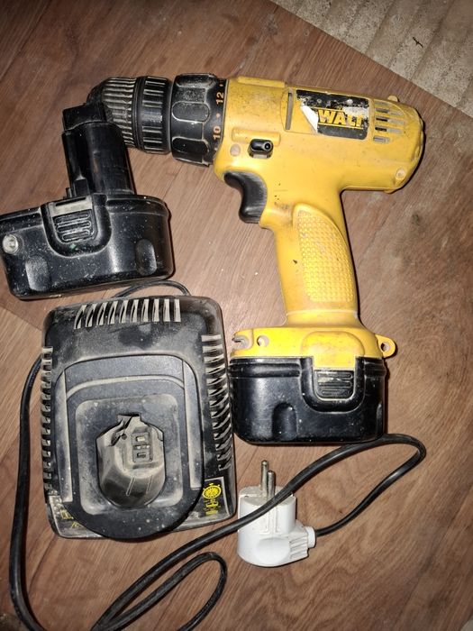 Продам шоруповерт DEWALT