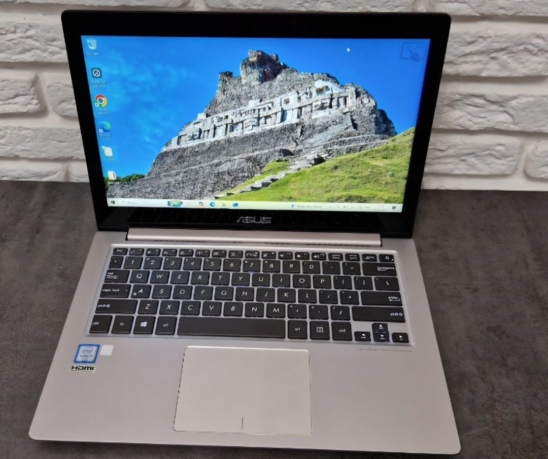 Ноутбук Asus zenbook i5-6200U/8озу/256 ссд