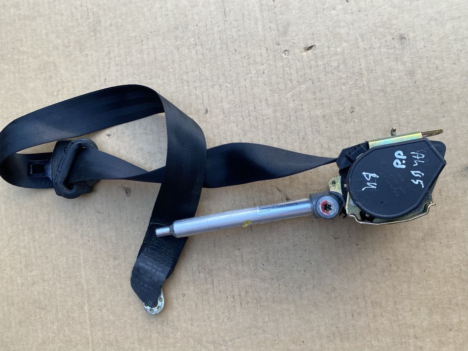 Audi a4b5 a4 b5 przed lift pas bezpieczenstwa prawy przod