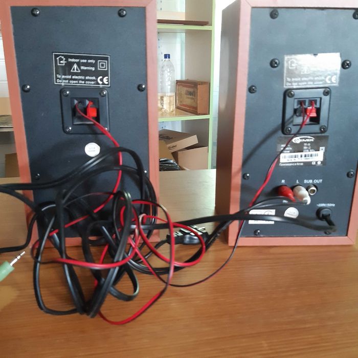 колонки акустичні напольні