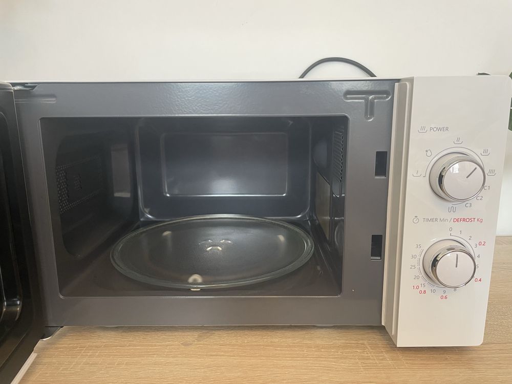 Mikrofalowka Toshiba jak nowa