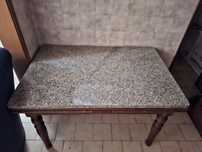 Mesa de cozinha em madeira e pedra