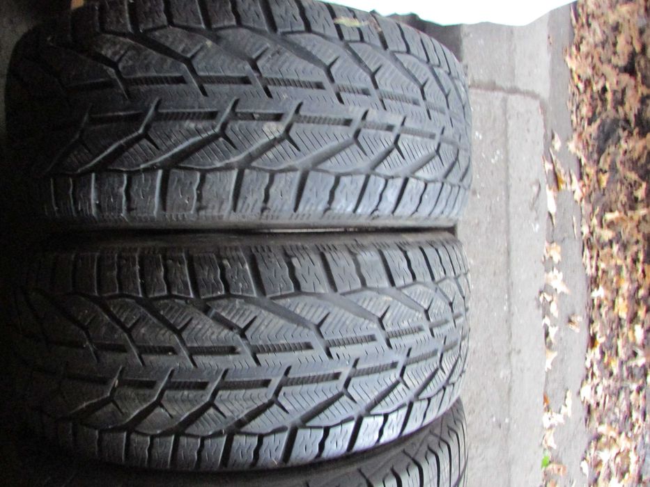 245/45/18 пара зимових шин Taurus Winter