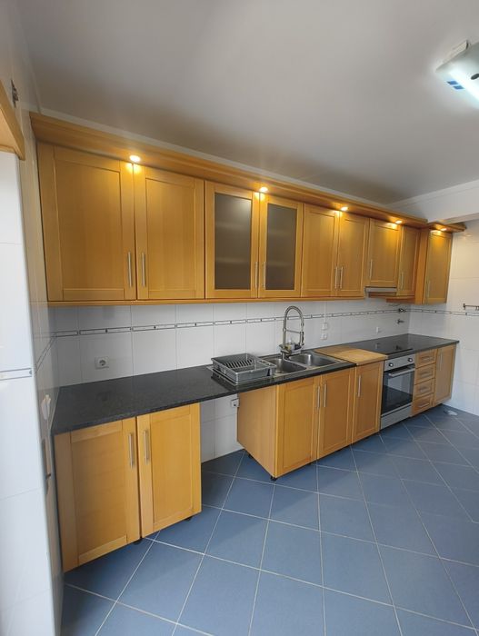 Apartamento T3 c/garagem p/2 carros