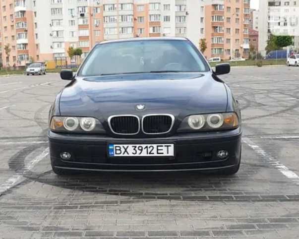 BMW e39 2002р 520 негайний продаж.