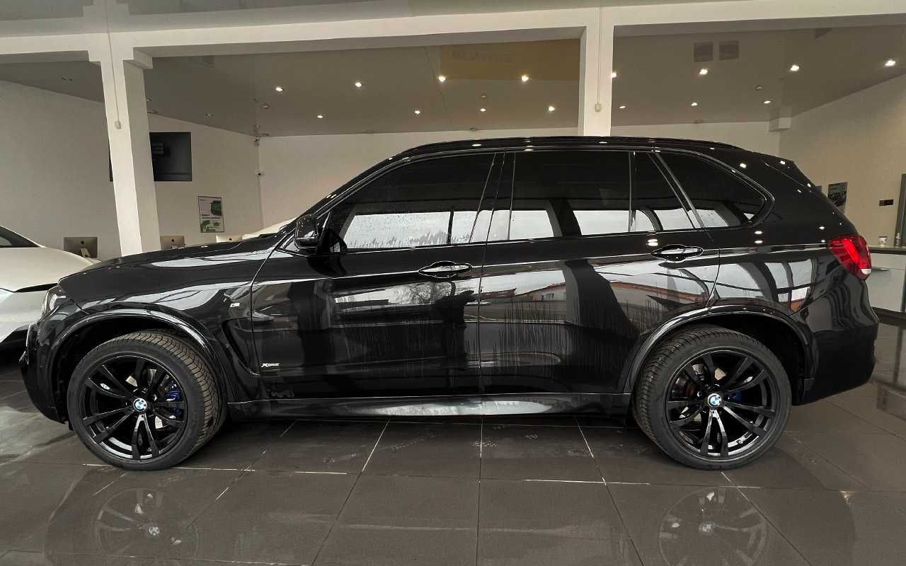 BMW X5 2017 року