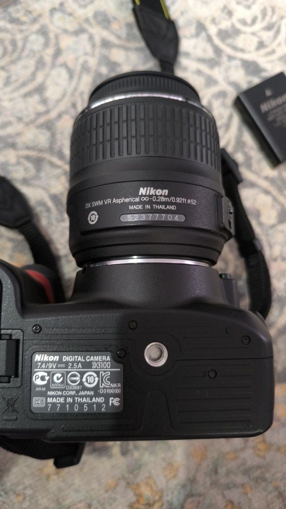 Máquina fotográfica Nikon D3100 quase nova com tripé e bolsa