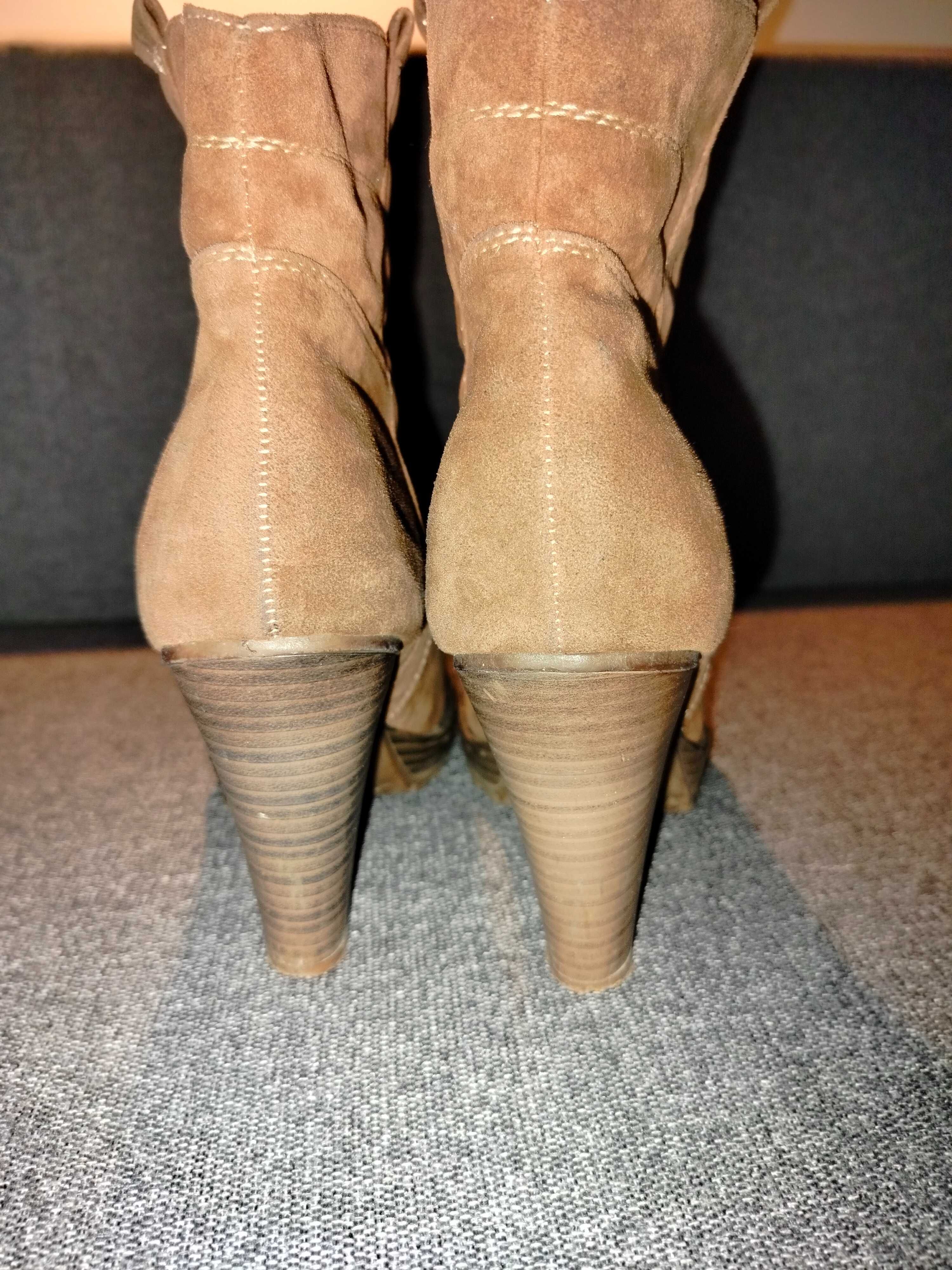 Kowbojki ,buty damskie na platformie 40 Vesuwio zamszowe brązowe.