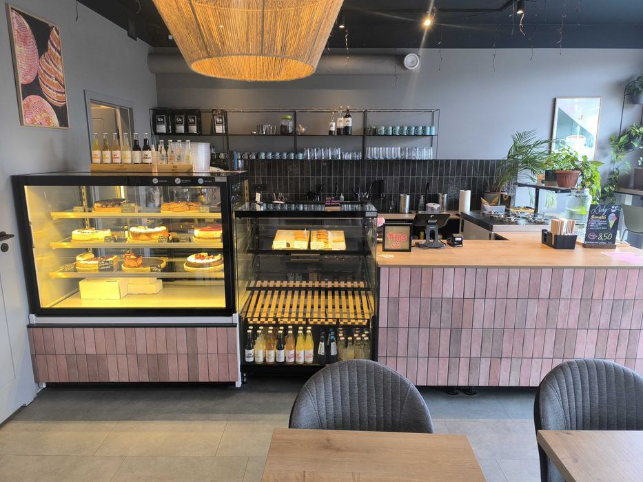 Kawiarnia, cukiernia, lokal gastronomiczny.